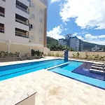 Belo Apto Familiar, 4 Min Praia Das Toninhas